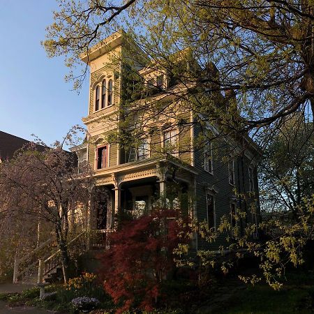 Hudson City Bed And Breakfast Buitenkant foto