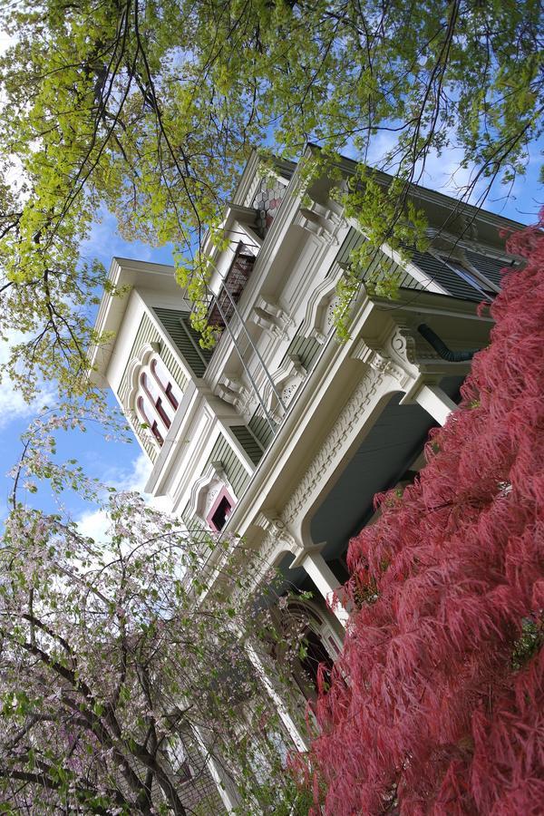 Hudson City Bed And Breakfast Buitenkant foto