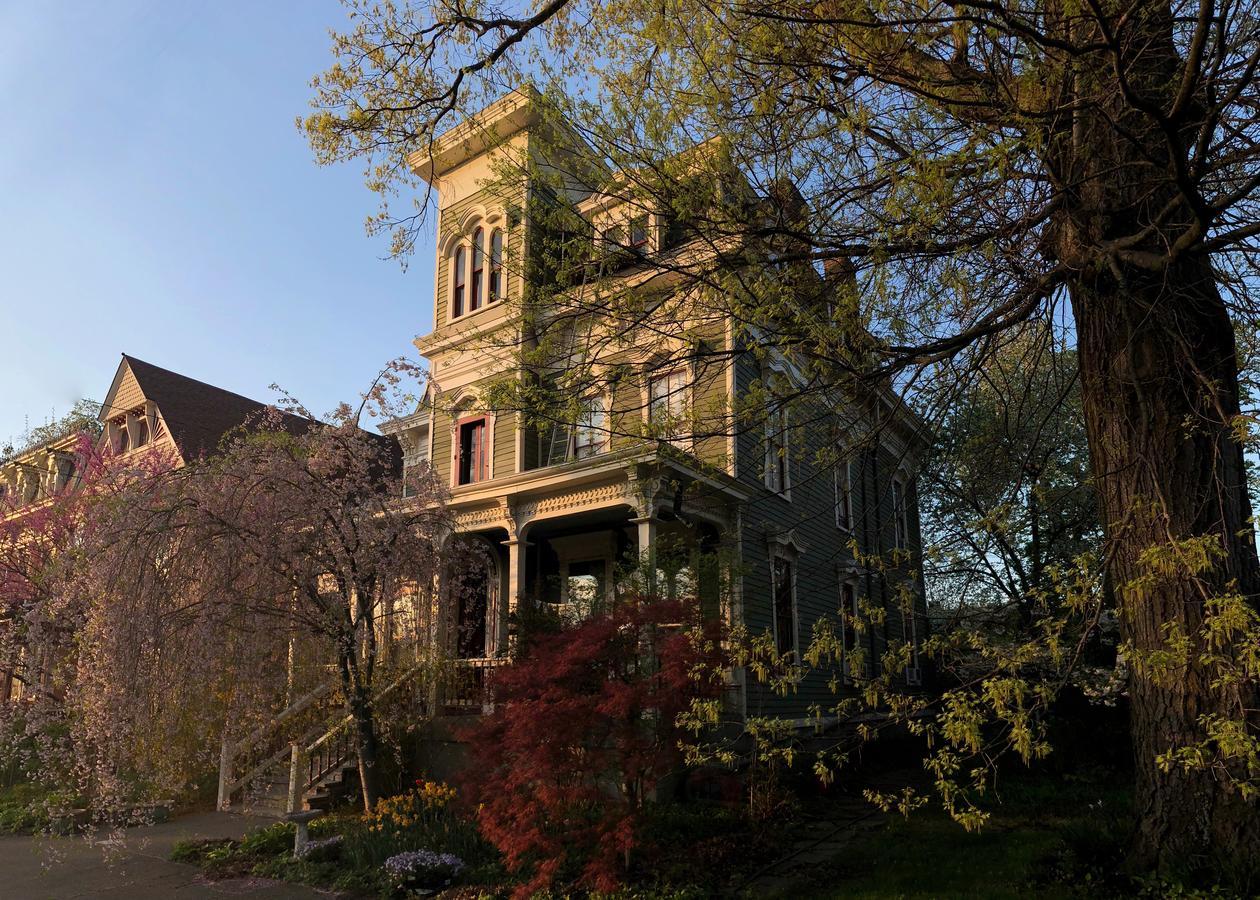 Hudson City Bed And Breakfast Buitenkant foto
