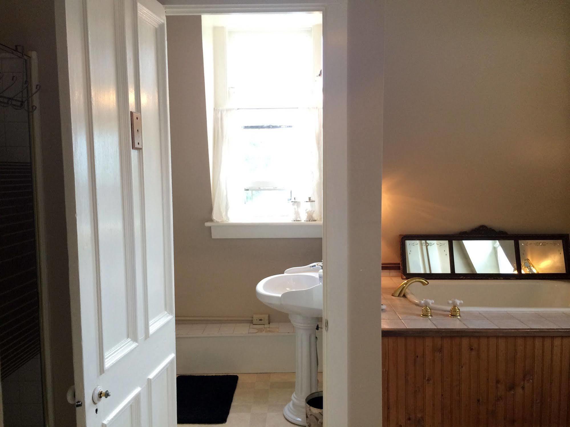 Hudson City Bed And Breakfast Buitenkant foto